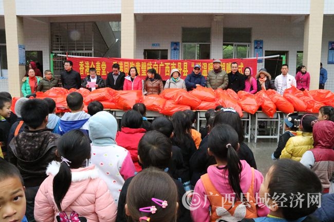 广西县促会再次协助香港众善堂赴南丹瑶寨送温暖