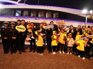 第一批“小东北虎”抵达柳州夜游柳江 海事部门全程暖心护航