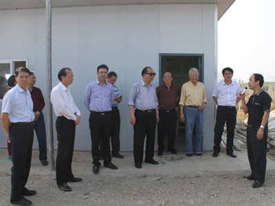 钟启泉赴龙州县参加扶贫开发“第一书记产业联盟”调研考察