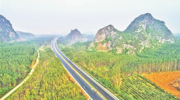 兴六高速路面改造工程提前完成 全线恢复双向通车