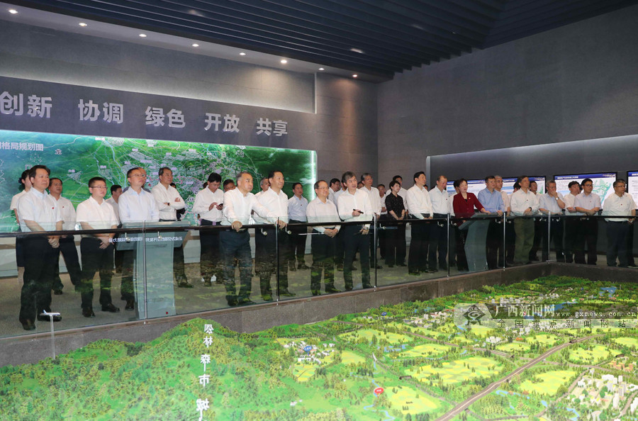 鹿心社陈武率广西党政代表团赴四川学习考察