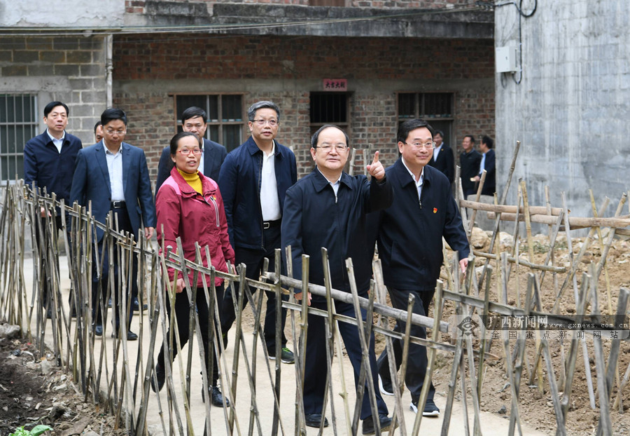 鹿心社一年前去过的首个深度贫困村成功“摘帽”