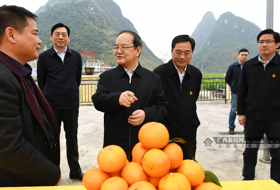 鹿心社一年前去过的首个深度贫困村成功“摘帽”