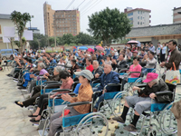 促进会牵线香港、台湾爱心人士到广西捐赠“爱心轮椅”