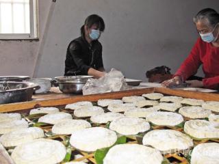 广西瑶乡：清明将到，寒食粑粑飘香