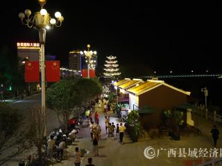 大化水岸食街：从清晨吃到夜晚的美食街