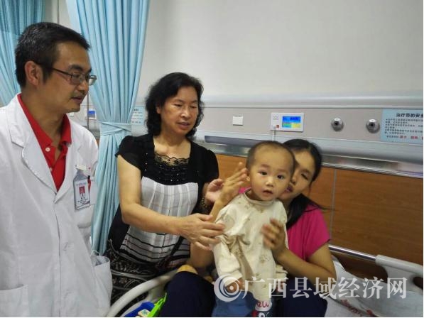 县促会牵线香港众善堂捐资救治广西第五例特困先心病人
