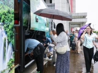 广西东兴口岸（二桥）国际不定期客运班车线路正式开通