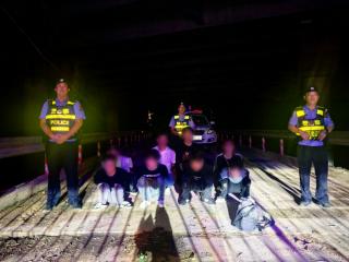 警惕!“境外高薪”藏陷阱 8人偷渡被抓曝惊魂经历