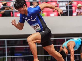 10秒11！邓信锐刷新广西百米纪录  高原赛场强势夺冠剑指全运会