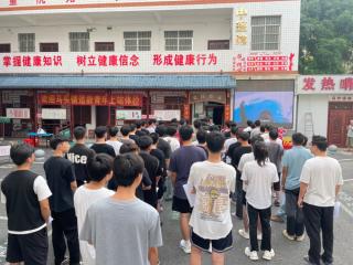 60余名应征青年接受初检 平果市马头镇筑牢征兵健康防线