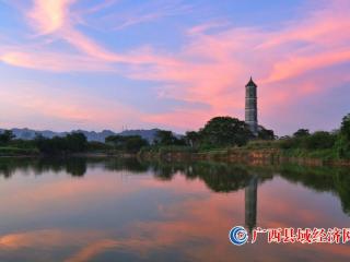 宁明人文美景：蓉峰塔