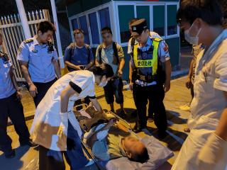 爱店边检站跨境联动为受伤同胞打通“生命通道”