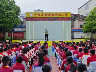 “警”色护学!爱店边境派出所全力护航开学季