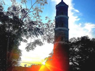 宝塔晚霞美如画   游客市民点赞夸