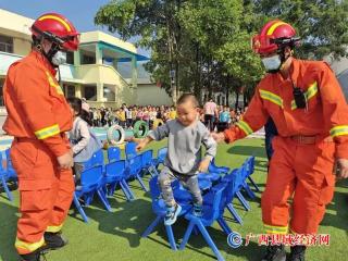 平果:强化消防培训演练 构筑平安和谐校园
