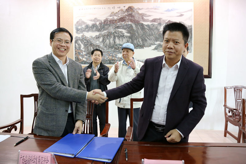 ���������ѧ��չ�ٽ��ḱ�᳤�����鳤��ʒ�ţ�������ɽ�س����س�����ȩ���ң�����˫��ȫ��ս�ժ���ǩլimg_4985_