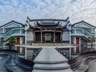 岜莱温泉民宿   花山旅游明珠